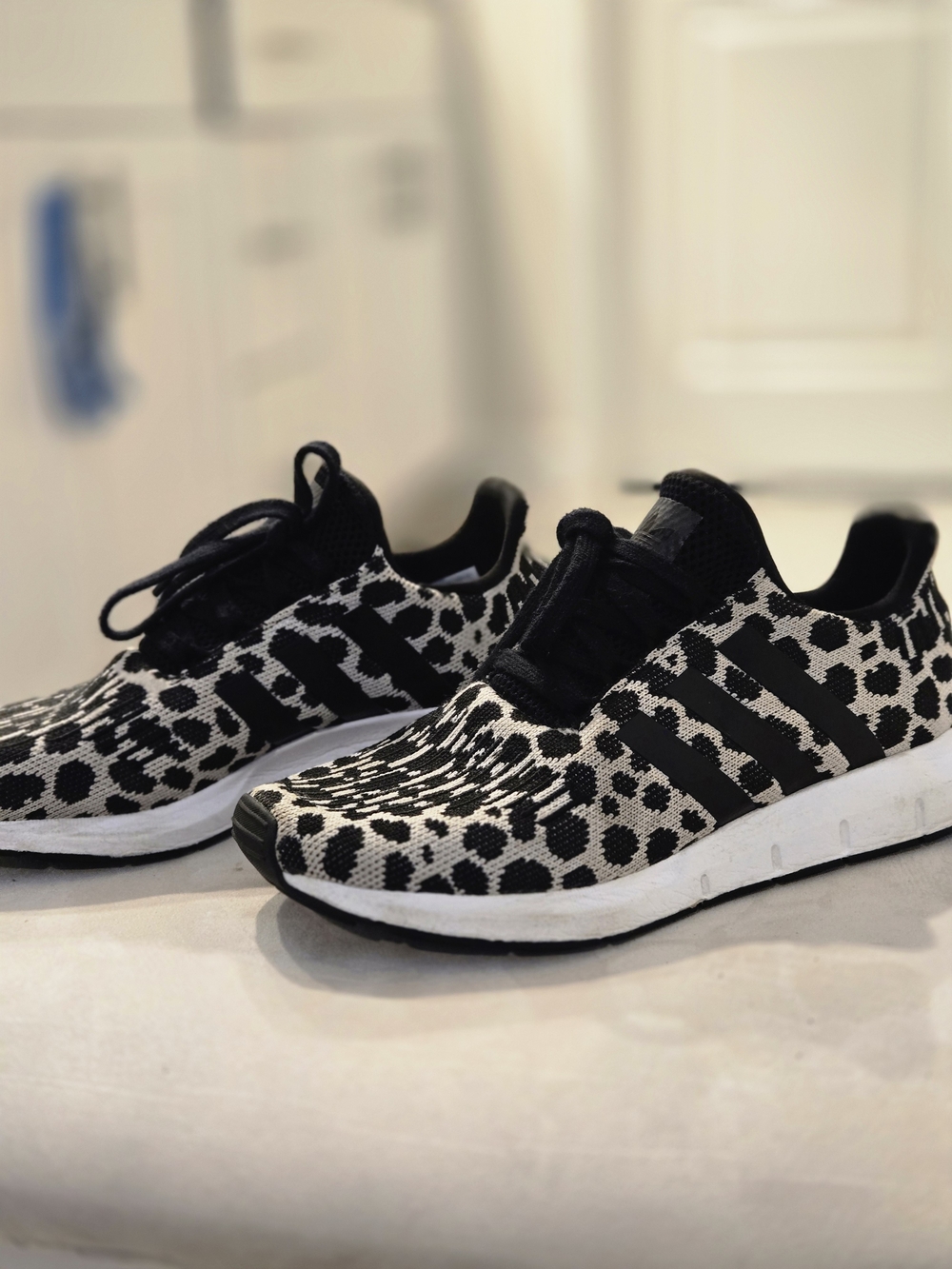 Adidas Leopard Print Sneakers – Women’s 6.5 🖤🐆